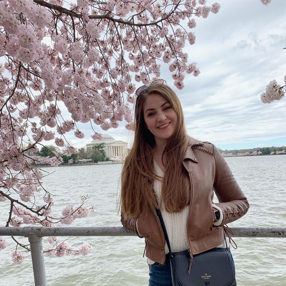 Meet your Posher, Camille - Picture 1 of 1